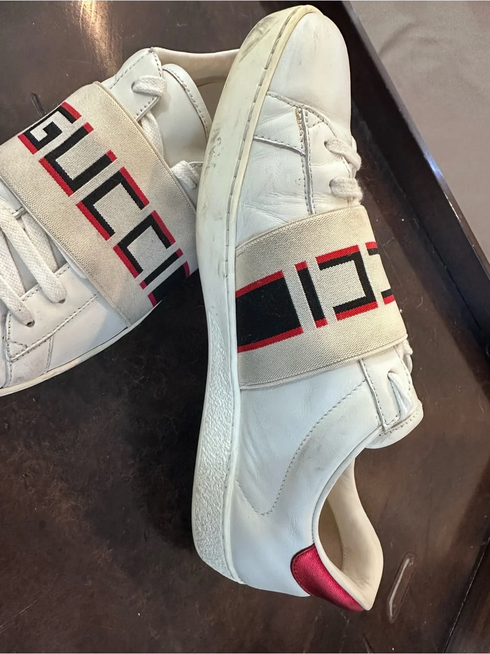 Gucci White Leather Sneakers with Logo Strap